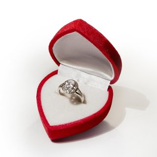 Velvet Heart Ring Box
