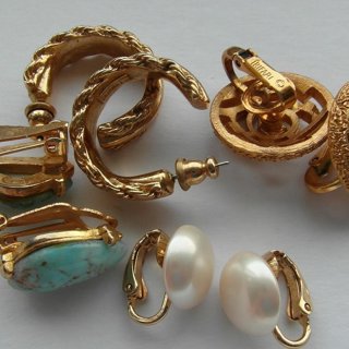 Vintage Gold Tone Earring Set