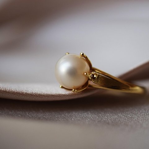 Pearl Gold Tone Ring